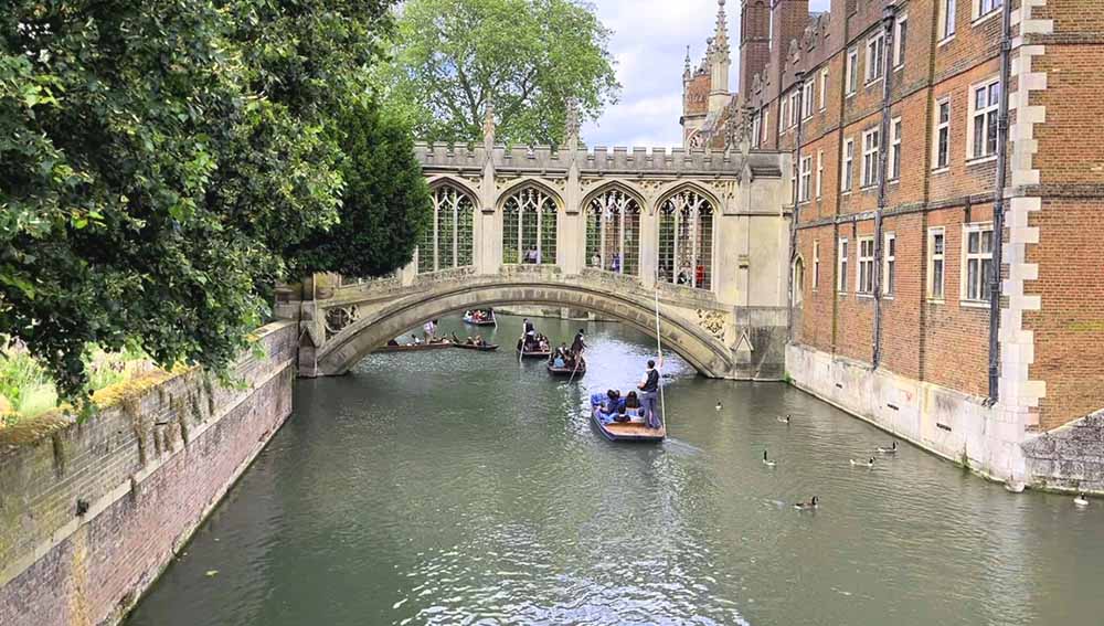 Cambridge Bridge of Sighs